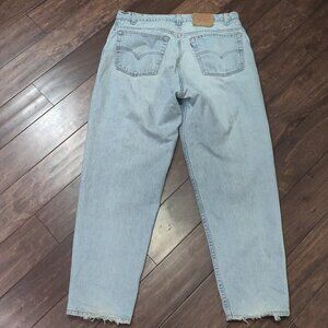 Levi's Vintage Men's 560 Loose Fit Tapered Leg Light Wash Jeans 38x30